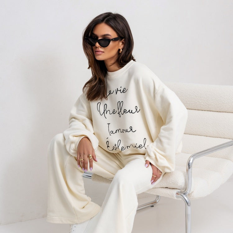 Damernas bekväma sweatshirt med moderiktig text Mirla-Eva Jonsson