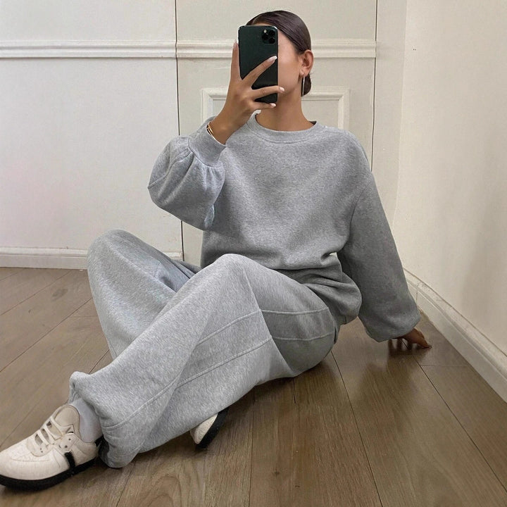 Damernas bekväma sweatshirt och joggingset Mirla-Eva Jonsson