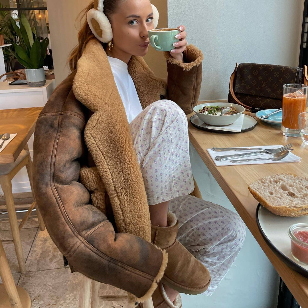 Damernas bekväma teddy-skinnjacka med praktiska fickor Mirla-Eva Jonsson