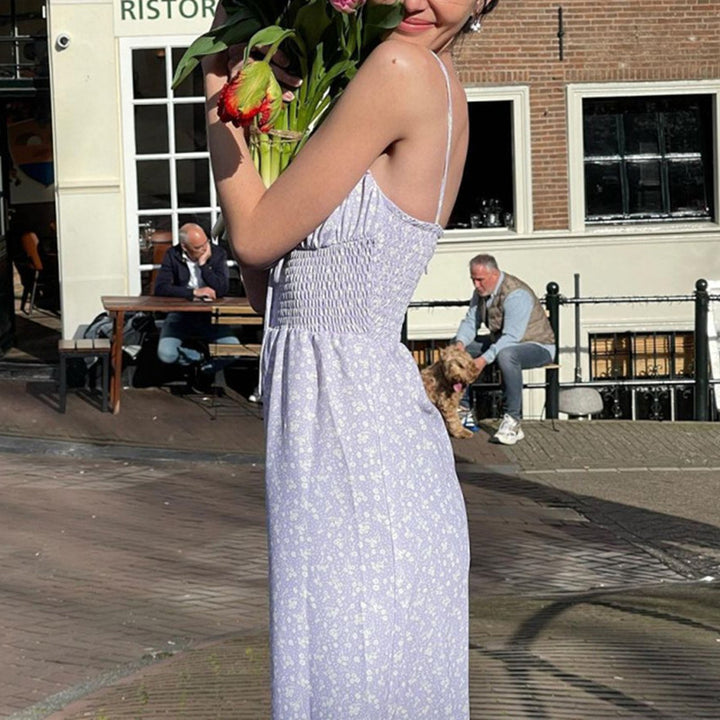 Damernas blommig klänning med volanger och spagettiband Mirla-Eva Jonsson