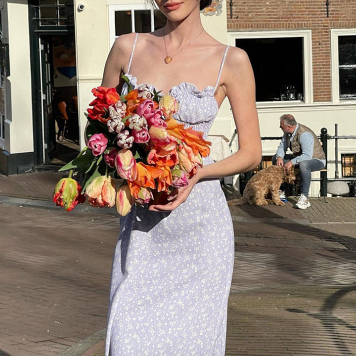 Damernas blommig klänning med volanger och spagettiband Mirla-Eva Jonsson