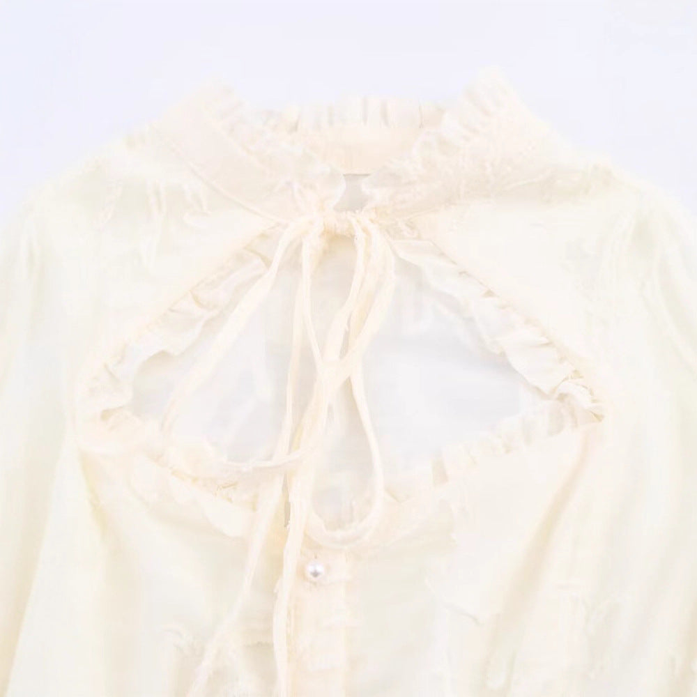 Damernas broderad blus med puffärmar och lekfulla detaljer Mirla-Eva Jonsson