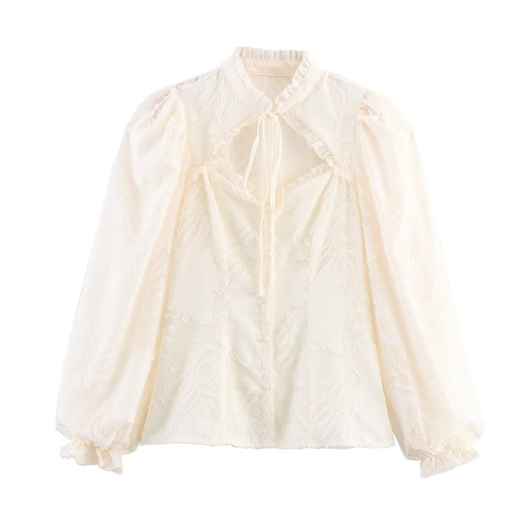 Damernas broderad blus med puffärmar och lekfulla detaljer Mirla-Eva Jonsson