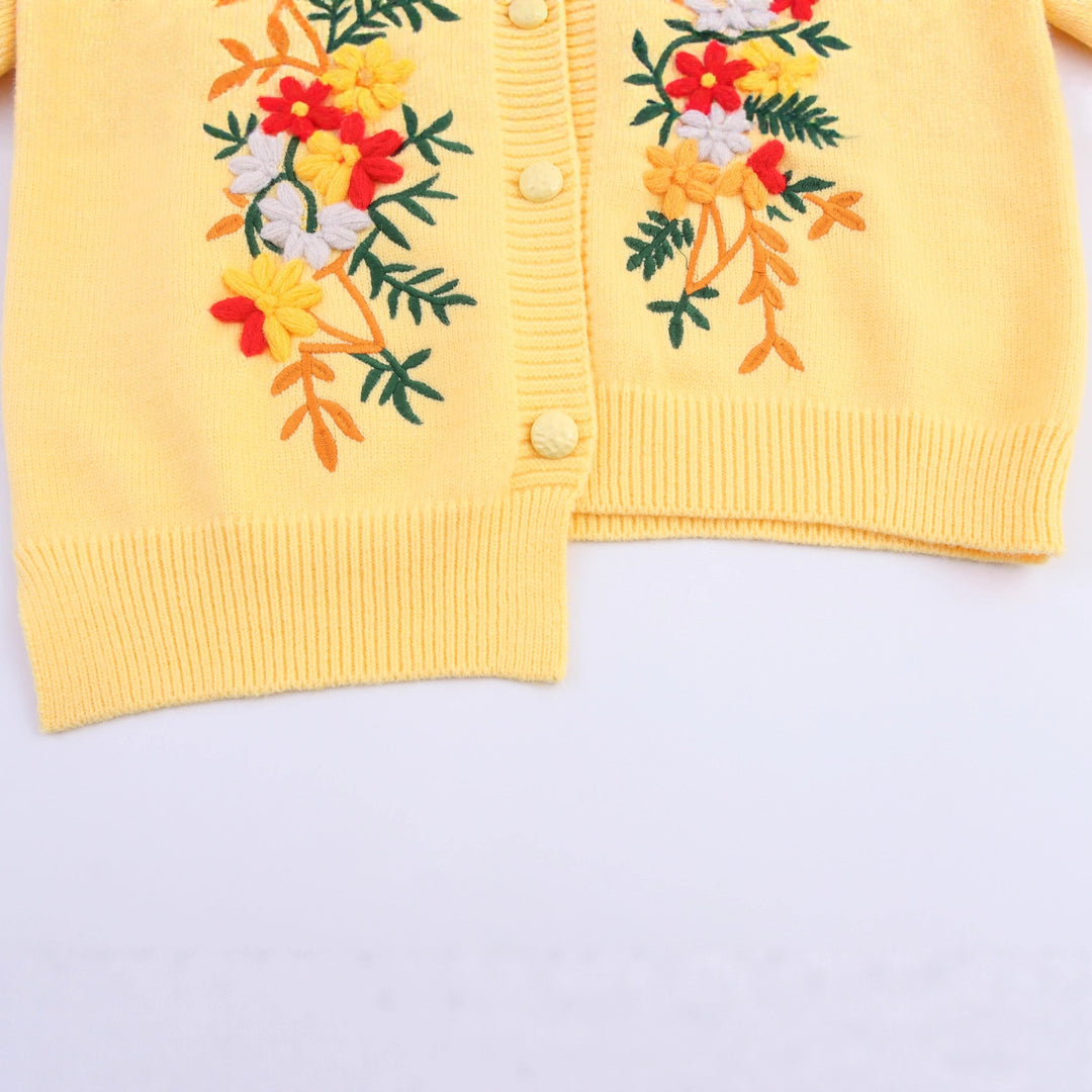 Damernas broderad cardigan med knäppning Mirla-Eva Jonsson