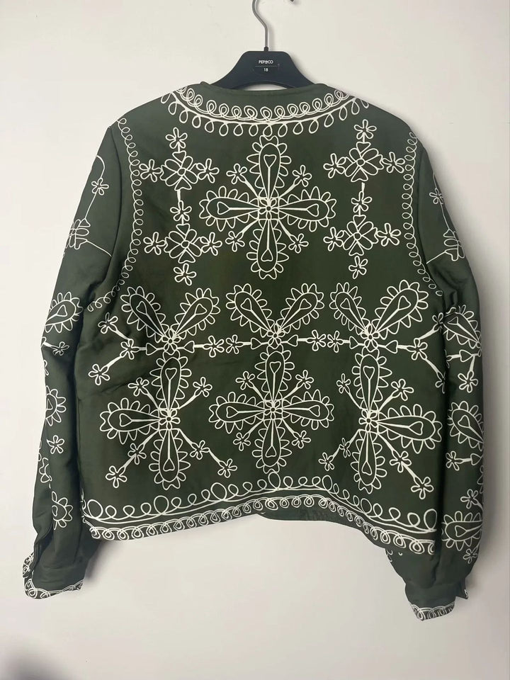 Damernas broderade jacka med blommönster och modern passform Mirla-Eva Jonsson