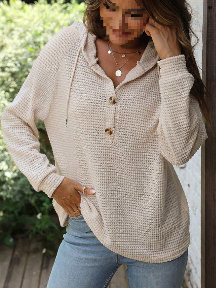 Damernas casual hoodie med knappdetaljer och strukturerad väv Eva Jonsson-Eva Jonsson