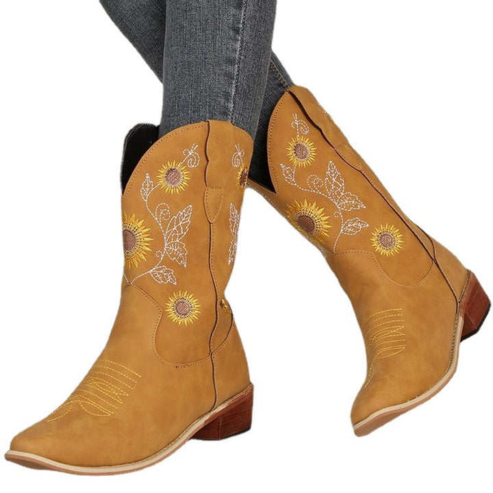 Damernas cowboystövlar med blommigt broderidesign och robust klack Mirla-Eva Jonsson
