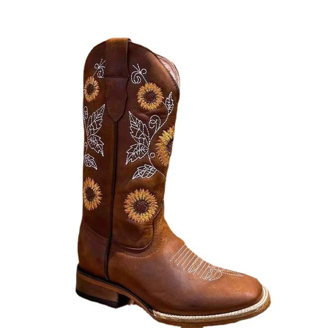 Damernas cowboystövlar med blommigt broderidesign och robust klack Mirla-Eva Jonsson