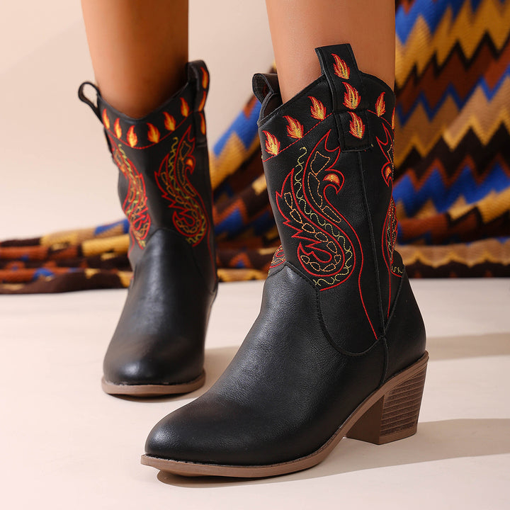 Damernas cowboystövlar med färgglad broderi Mirla-Eva Jonsson