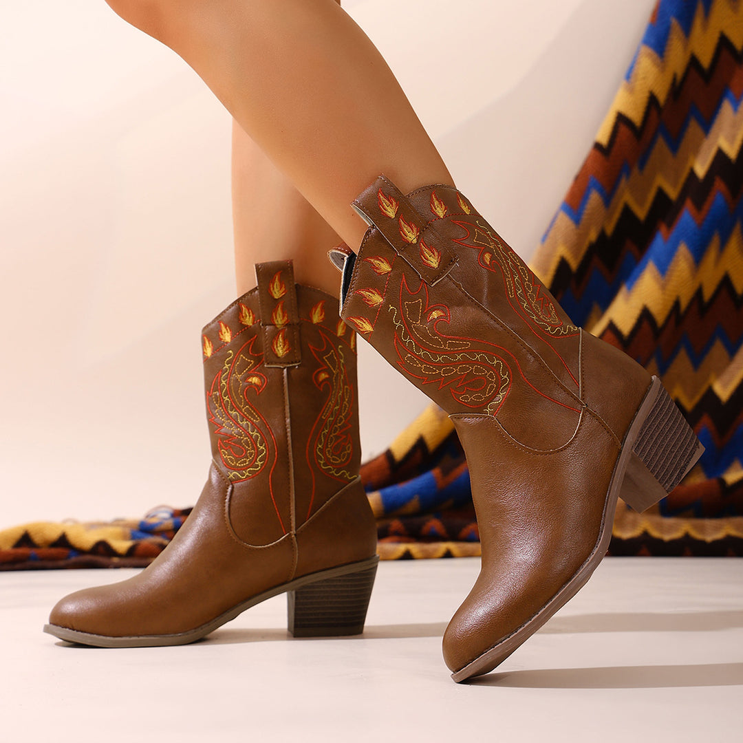 Damernas cowboystövlar med färgglad broderi Mirla-Eva Jonsson