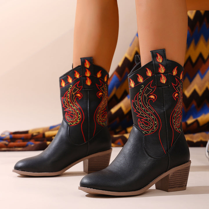 Damernas cowboystövlar med färgglad broderi Mirla-Eva Jonsson
