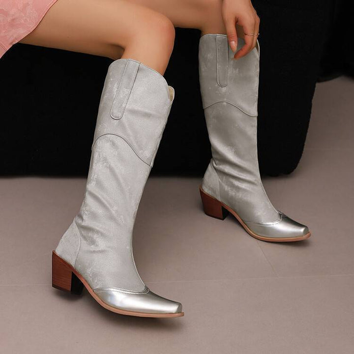 Damernas cowboystövlar med modern design och värdefulla detaljer Mirla-Eva Jonsson