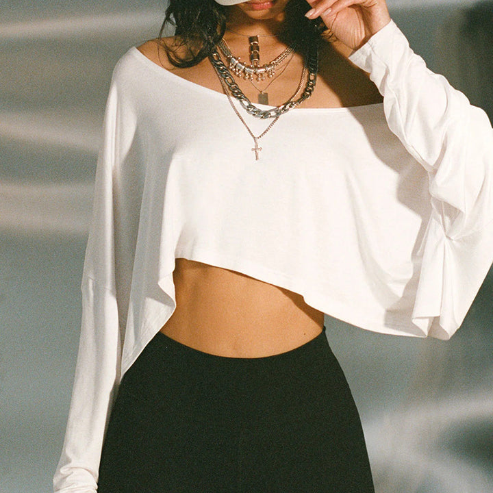 Damernas crop-top med dekorativt snitt och vida ärmar Mirla-Eva Jonsson