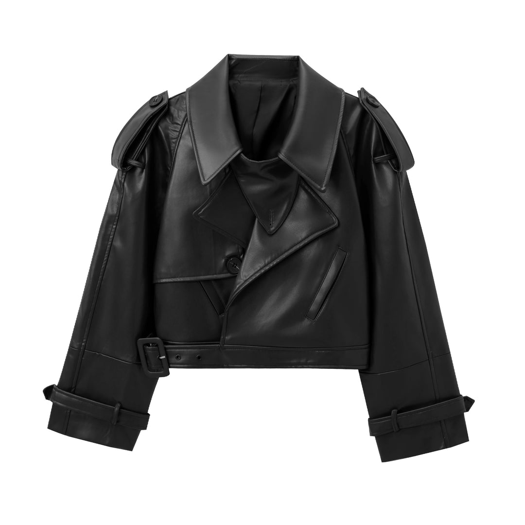 Damernas cropped läderjacka i en elegant design med breda slag och praktiska fickor Mirla-Eva Jonsson