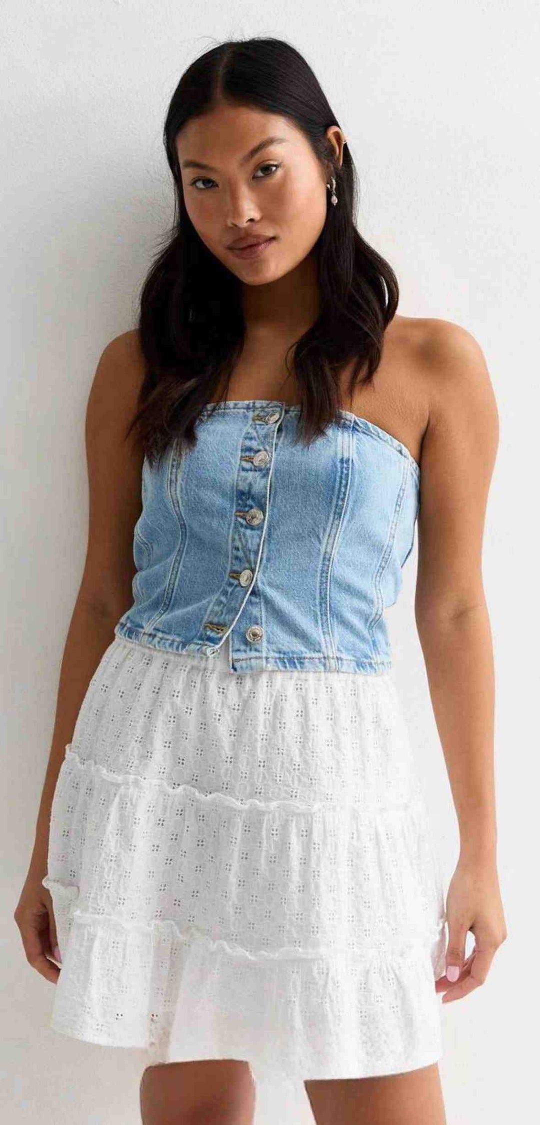 Damernas denim-crop-top med romantisk volangtröja Mirla-Eva Jonsson