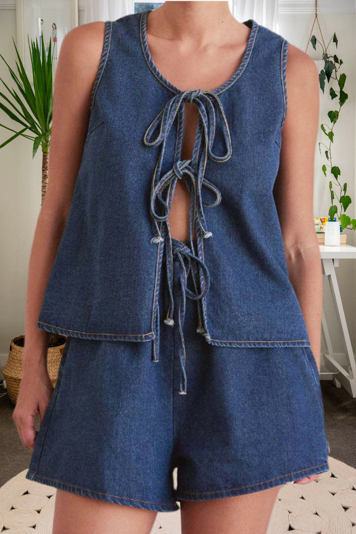 Damernas denim-shorts-set med elegant knytstängning och avslappnad passform Mirla-Eva Jonsson