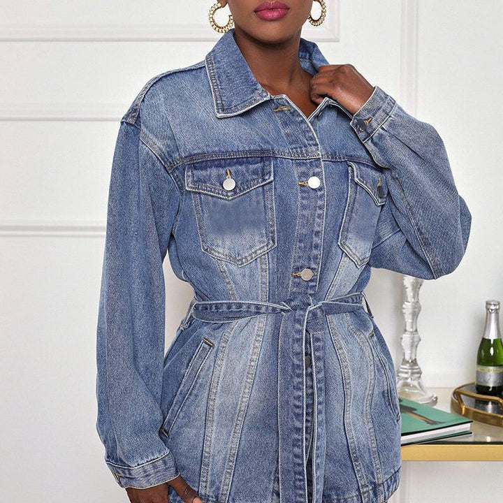 Damernas denimjacka med bältesdetalj och avslappnad passform Mirla-Eva Jonsson