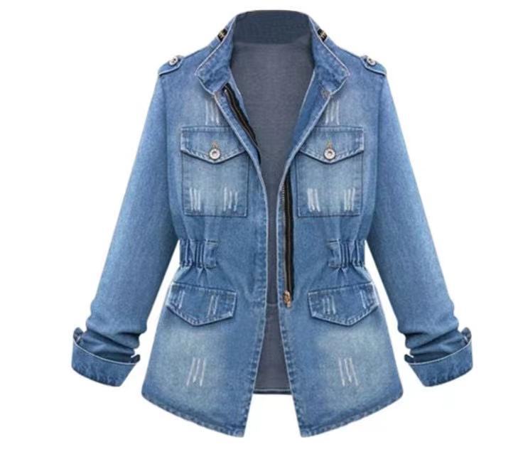 Damernas denimjacka med praktiska påsydda fickor och dragsko Mirla-Eva Jonsson