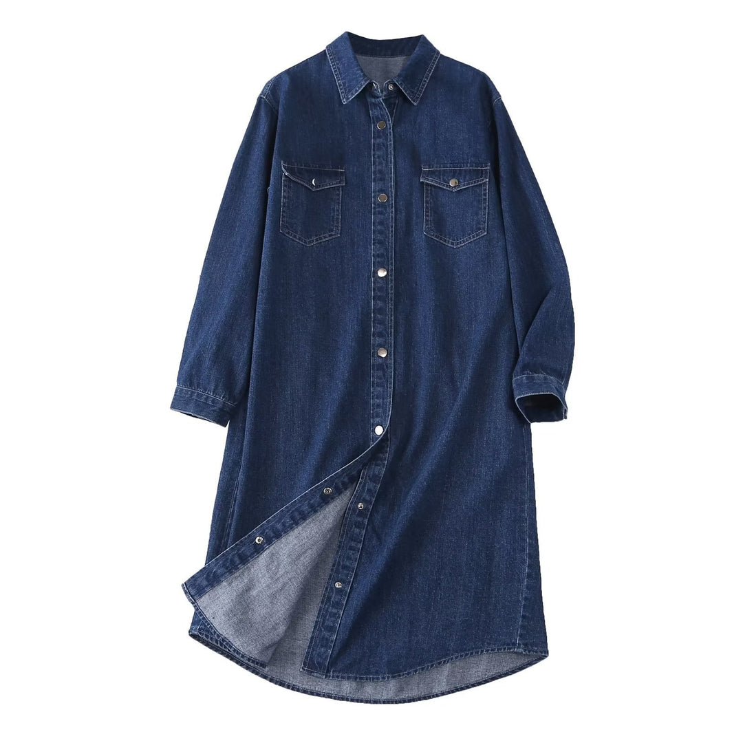 Damernas denimskjortklänning med knappbar frontdesign och praktiska fickor Mirla-Eva Jonsson