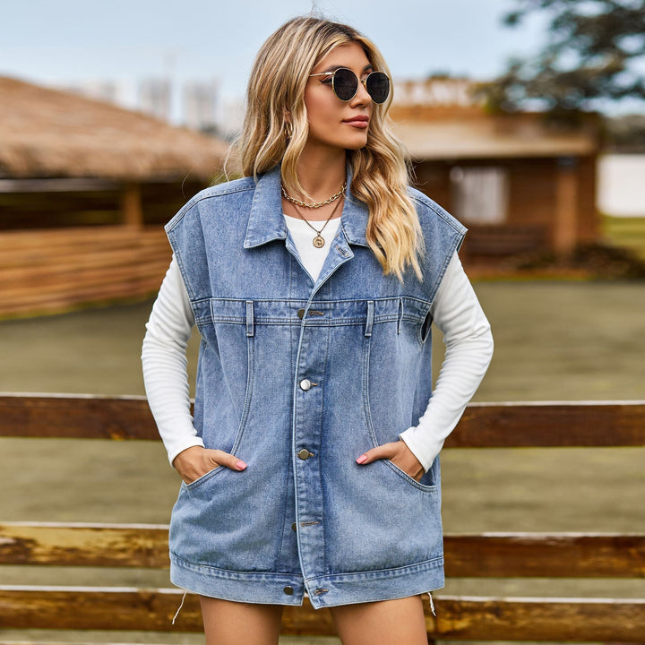 Damernas denimväst i modern oversized-stil med praktiska fickor Mirla-Eva Jonsson