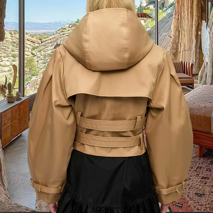 Damernas designerjacka med korsad stängning och extravaganta ärmar Mirla-Eva Jonsson