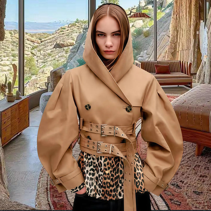 Damernas designerjacka med korsad stängning och extravaganta ärmar Mirla-Eva Jonsson
