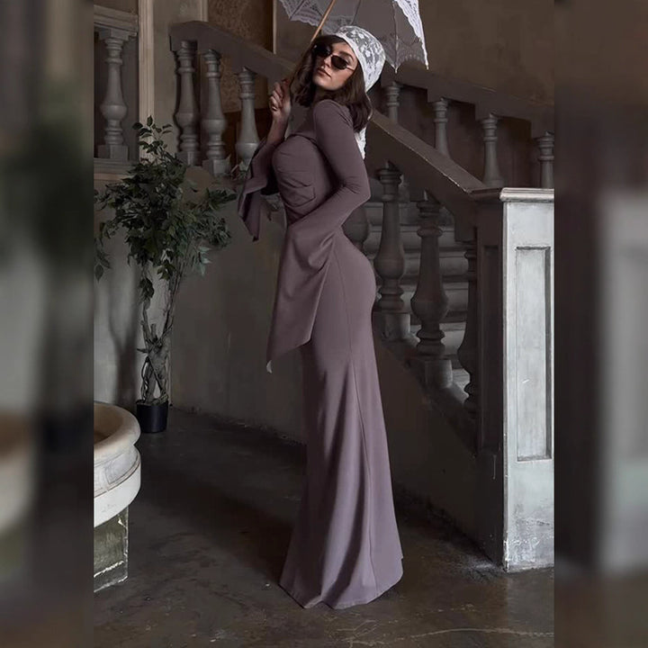 Damernas eleganta Maxi-klänning med svängande ärmar och raffinerad drapering Mirla-Eva Jonsson