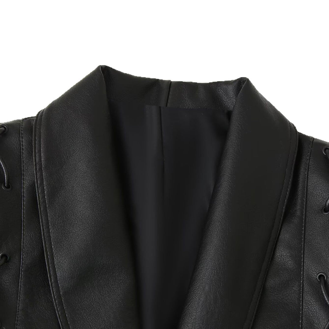 Damernas eleganta asymmetriska läderjacka med detaljer Mirla-Eva Jonsson