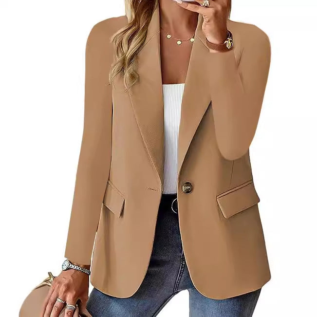 Damernas eleganta blazer med figursydd design och moderna detaljer Mirla-Eva Jonsson