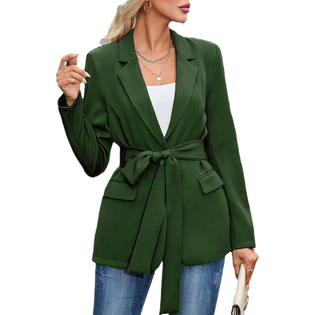 Damernas eleganta blazer med figursydd snitt och bälte Mirla-Eva Jonsson