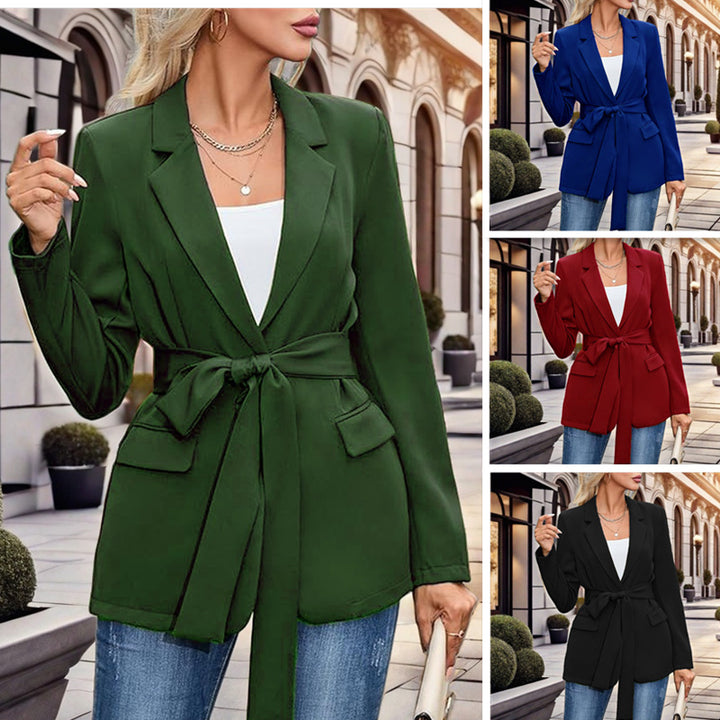 Damernas eleganta blazer med figursydd snitt och bälte Mirla-Eva Jonsson