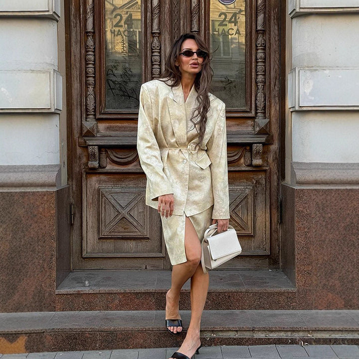 Damernas eleganta blazer med figursydd snitt och smidig textur Eva Jonsson-Eva Jonsson