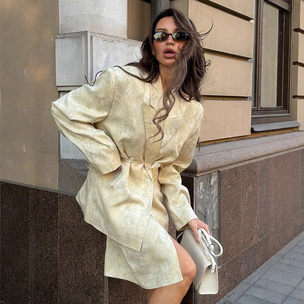 Damernas eleganta blazer med figursydd snitt och smidig textur Eva Jonsson-Eva Jonsson