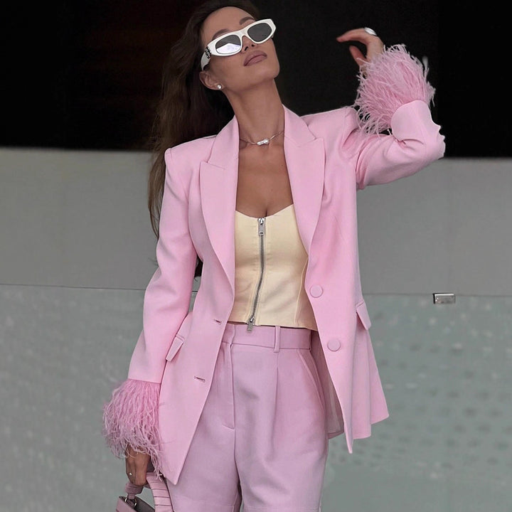 Damernas eleganta blazer med iögonfallande fjärr ärmar Mirla-Eva Jonsson