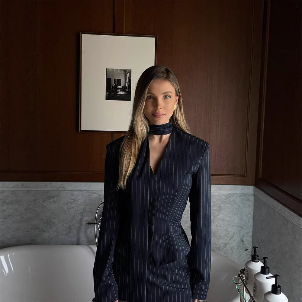 Damernas eleganta blazer med snygg knytbälte Mirla-Eva Jonsson