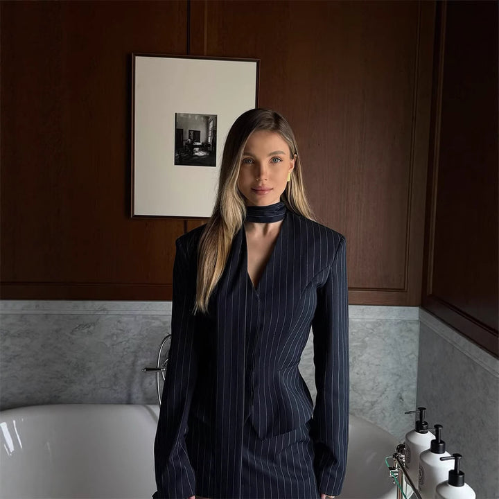 Damernas eleganta blazer med snygg knytbälte Mirla-Eva Jonsson