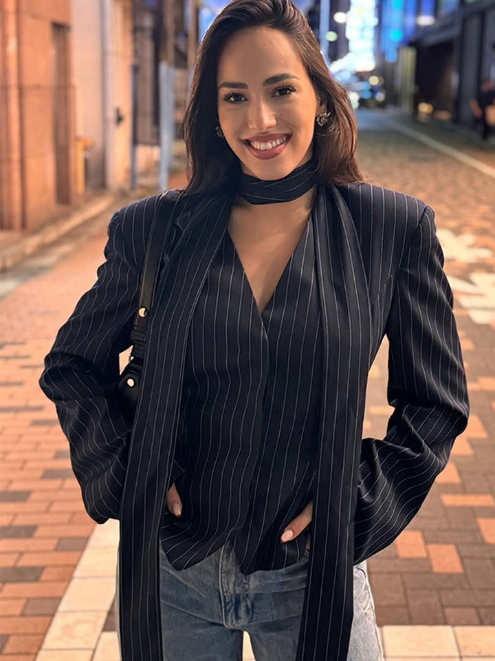 Damernas eleganta blazer med snygg knytbälte Mirla-Eva Jonsson