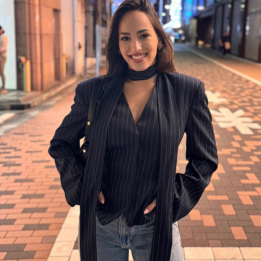 Damernas eleganta blazer med snygg knytbälte Mirla-Eva Jonsson