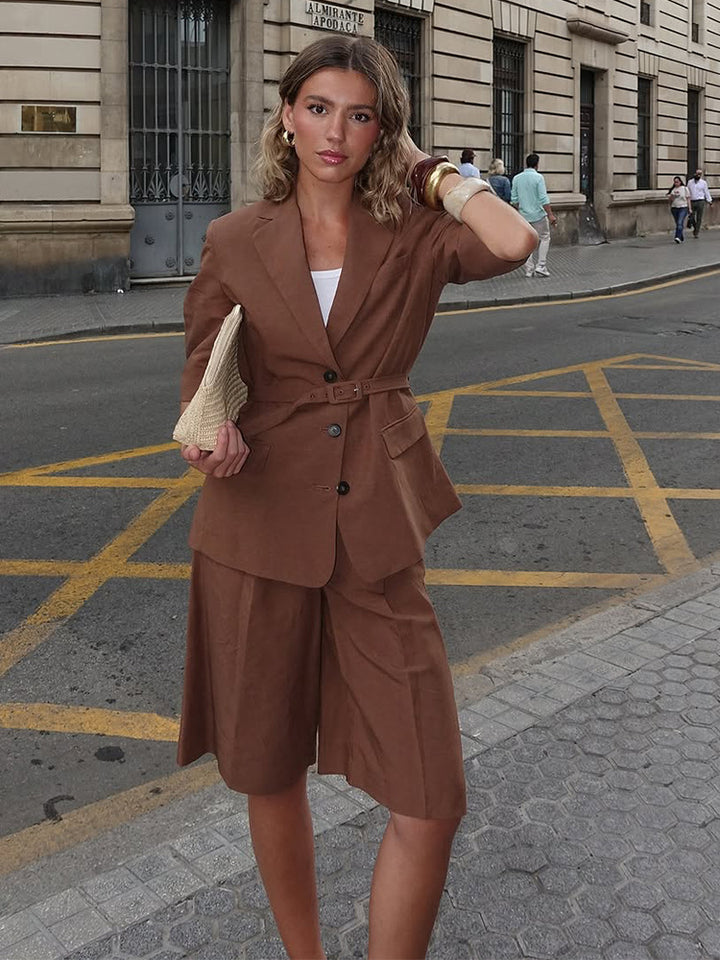 Damernas eleganta blazern med bälte Mirla-Eva Jonsson