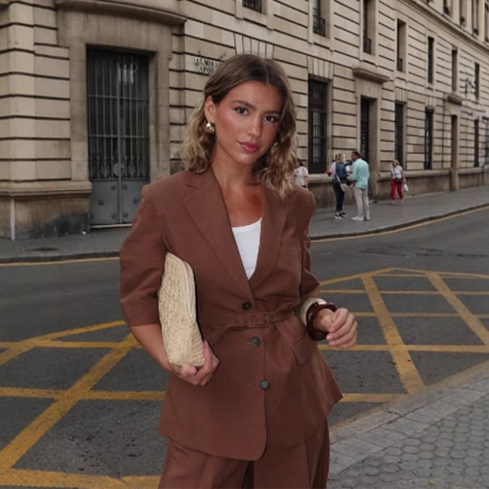 Damernas eleganta blazern med bälte Mirla-Eva Jonsson