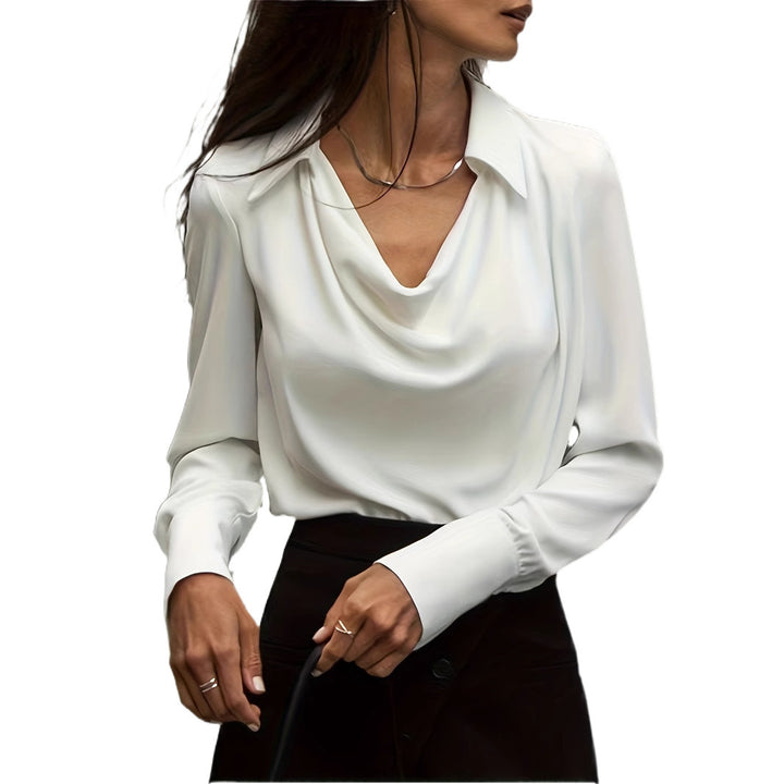 Damernas eleganta blus med avslappnad vattenfall-halsringning Mirla-Eva Jonsson