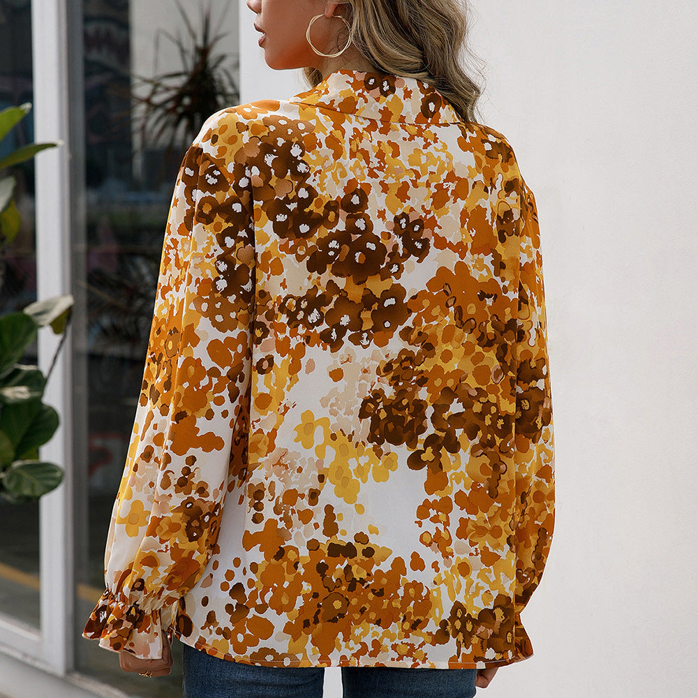 Damernas eleganta blus med blommönster och vida ärmar Eva Jonsson-Eva Jonsson