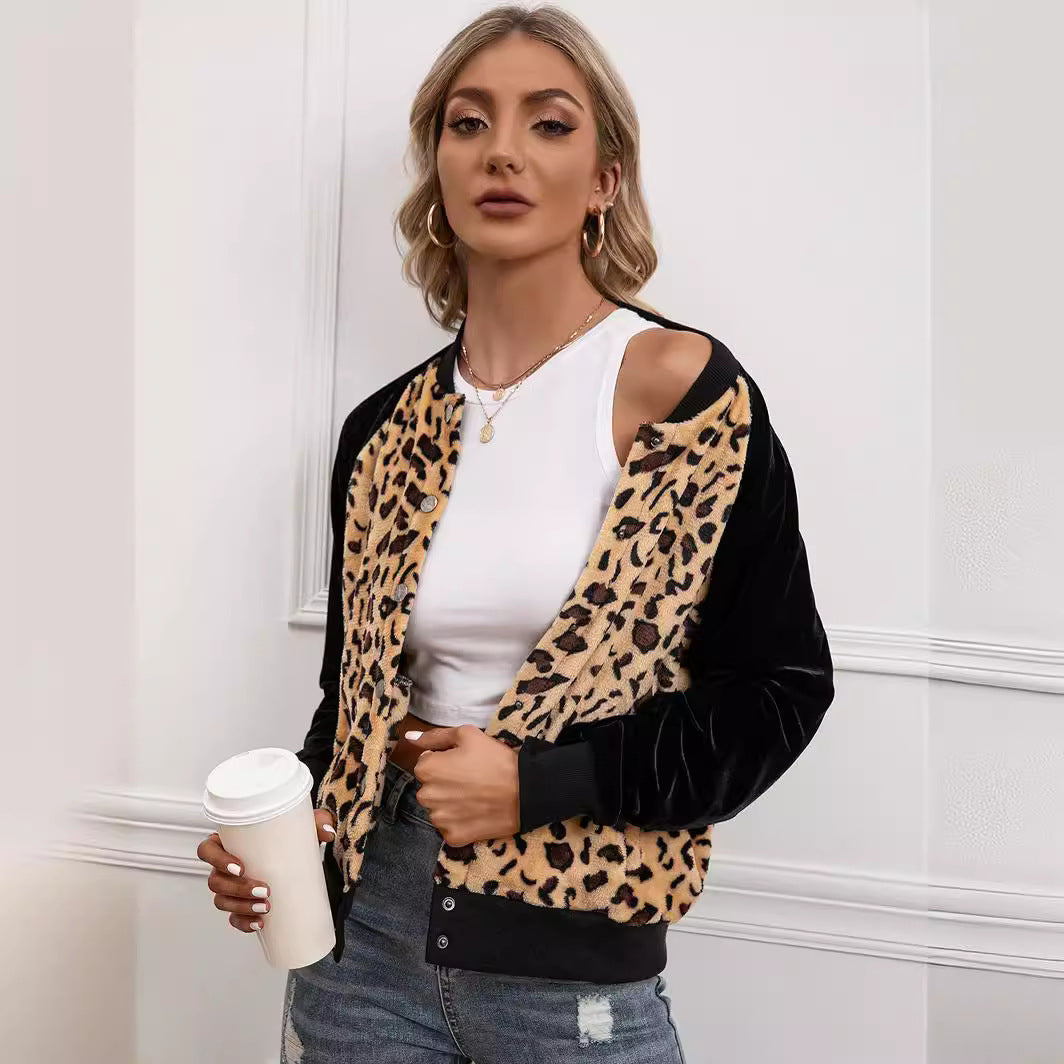 Damernas eleganta bomberjacka med leopardmönster och sammetdetaljer Eva Jonsson-Eva Jonsson