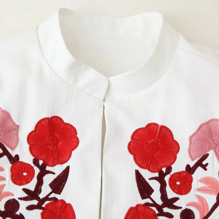 Damernas eleganta broderade blazerjacka med blommönster Mirla-Eva Jonsson