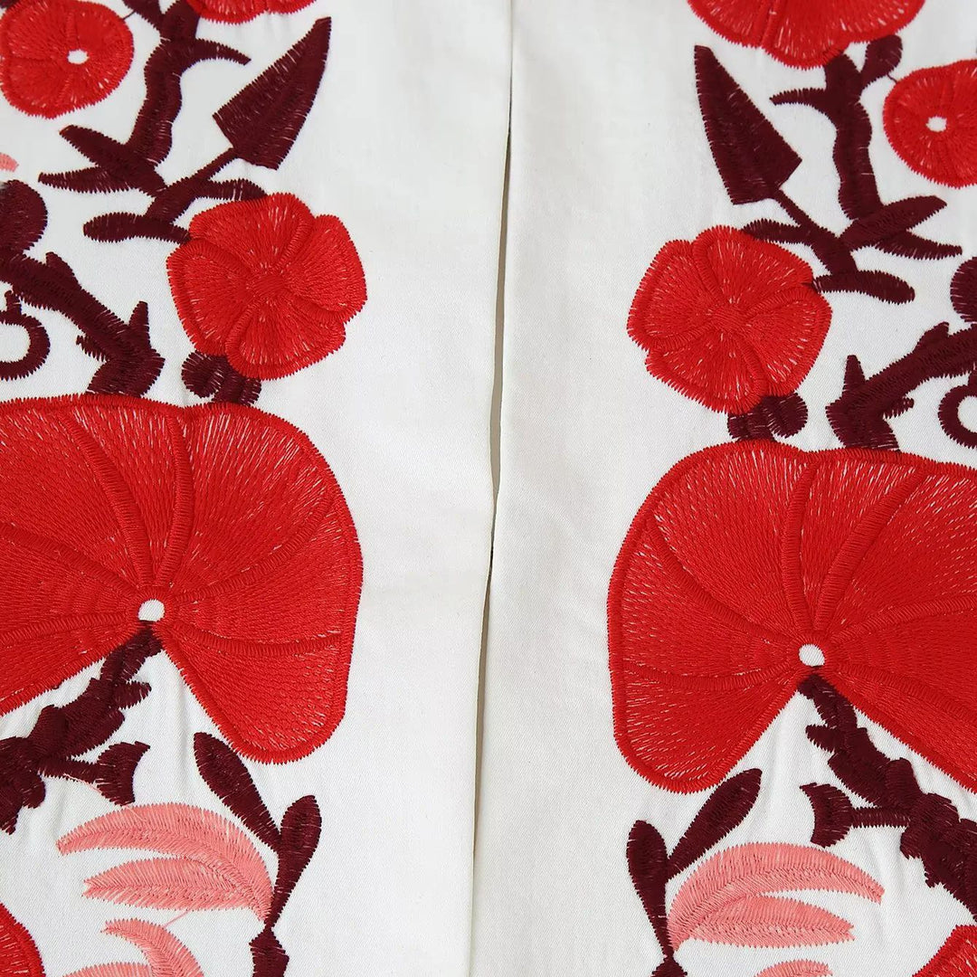Damernas eleganta broderade blazerjacka med blommönster Mirla-Eva Jonsson