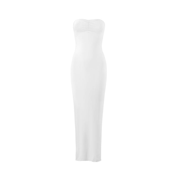Damernas eleganta brudklänning med strapless design och flödande tyg Mirla-Eva Jonsson