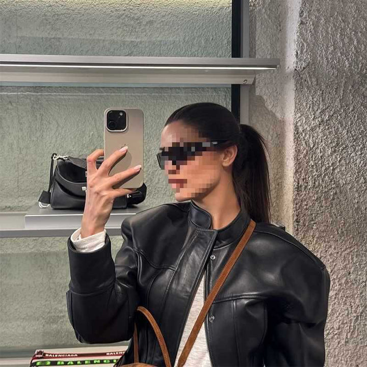 Damernas eleganta cropped läderjacka med strukturerad design Eva Jonsson-Eva Jonsson