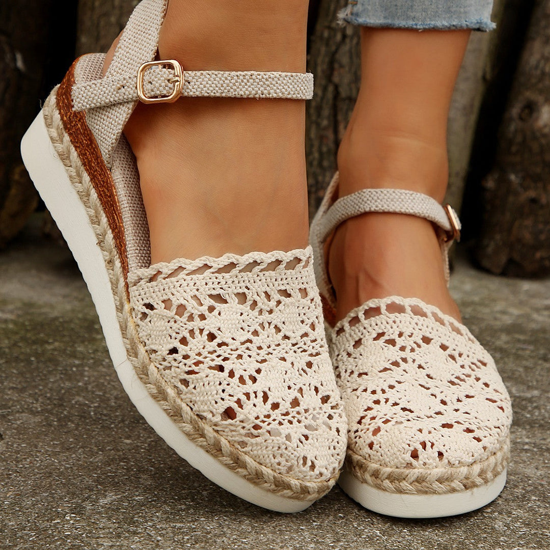 Damernas eleganta espadriller med handgjord virkad design och justerbart vristband Mirla-Eva Jonsson