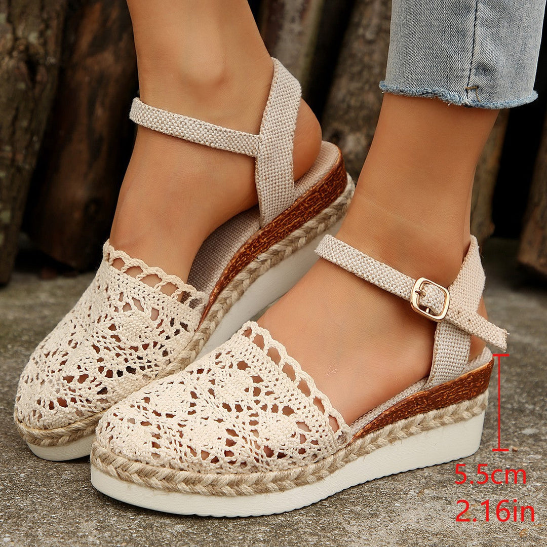 Damernas eleganta espadriller med handgjord virkad design och justerbart vristband Mirla-Eva Jonsson