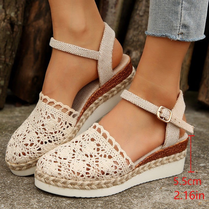 Damernas eleganta espadriller med handgjord virkad design och justerbart vristband Mirla-Eva Jonsson